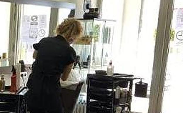 Detenido el supuesto atracador de la peluquería de un centro comercial de Granada de la que se llevó 18.000 euros