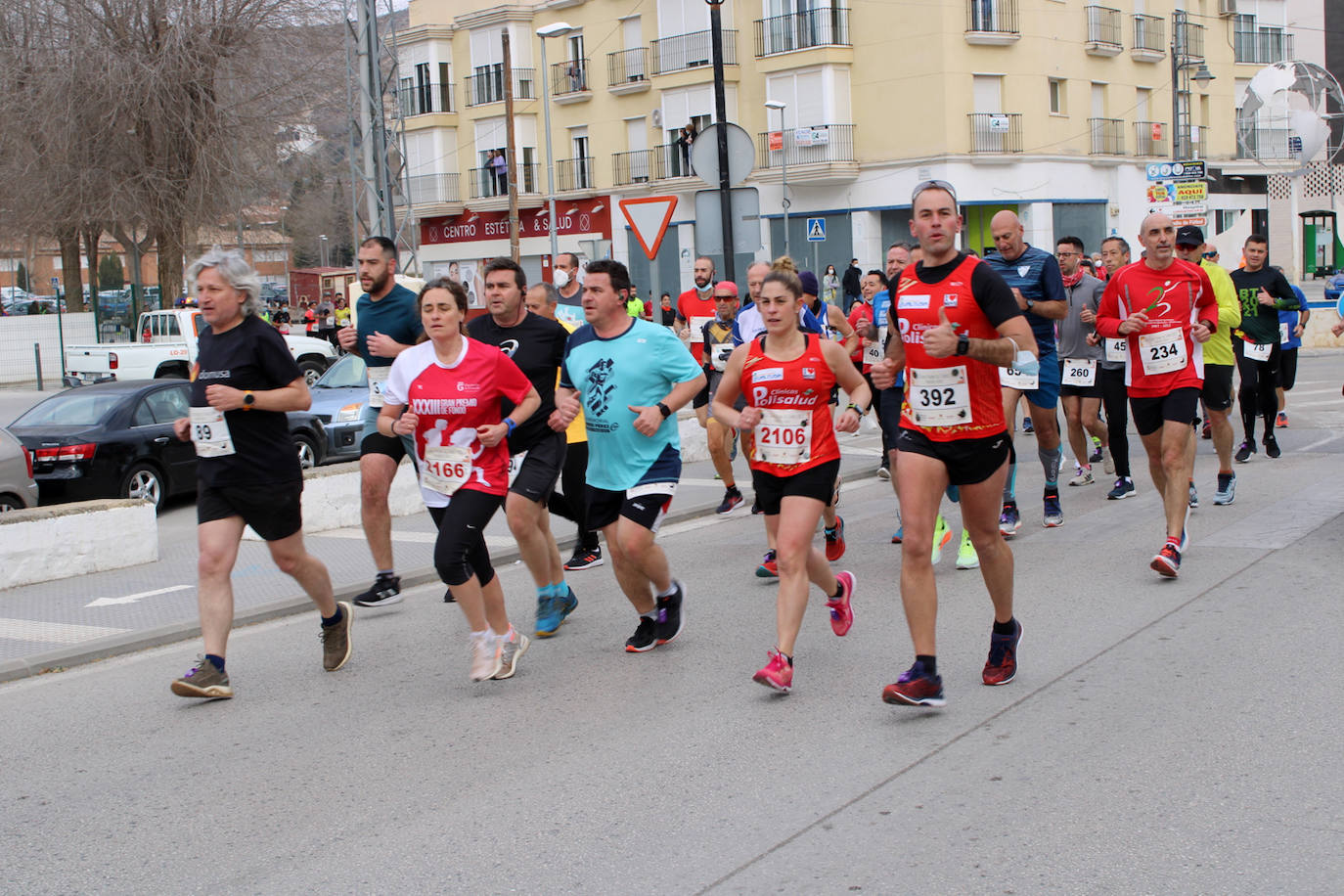 812 atletas, de ellos un centenar locales, participan en la prueba que inaugura el nuevo Circuito de Fondo en una espectacular jornada de atletismo y un exigente recorrido por el casco urbano lojeño