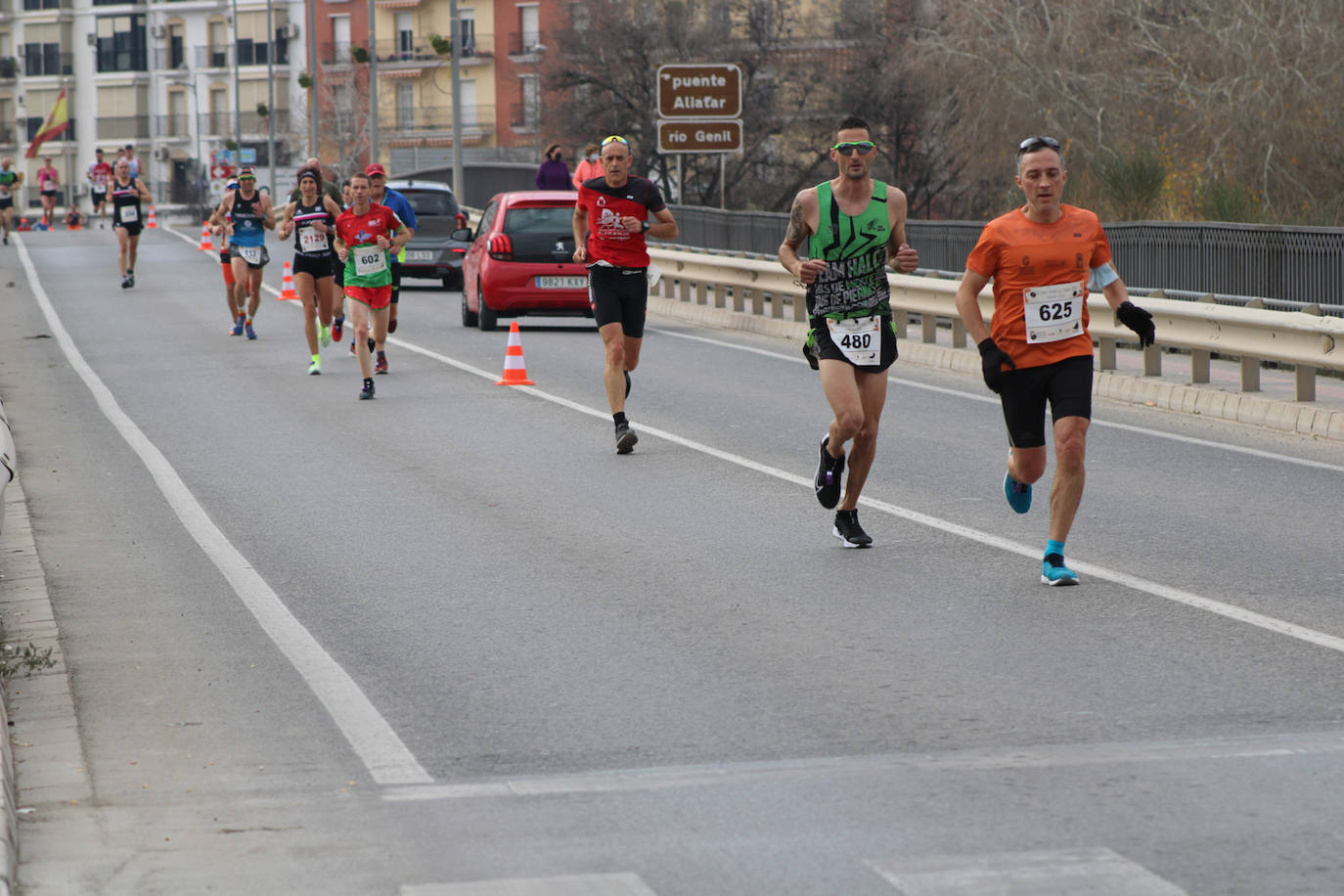 812 atletas, de ellos un centenar locales, participan en la prueba que inaugura el nuevo Circuito de Fondo en una espectacular jornada de atletismo y un exigente recorrido por el casco urbano lojeño