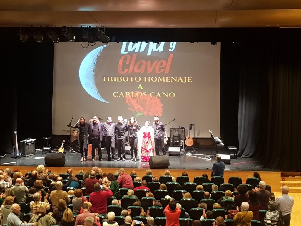 Momento del espectáculo 'Luna y clavel' en su presentación.