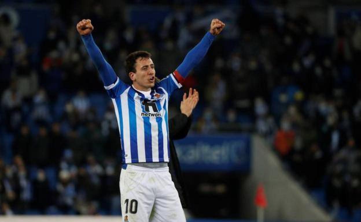 Oyarzabal celebra uno de sus goles con la Real Sociedad esta temporada. 