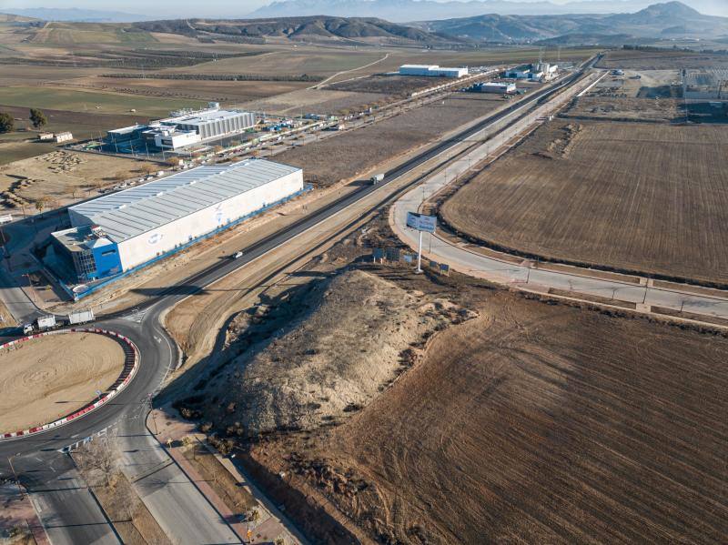 Rotonda de la entrada del parque empresarial. 