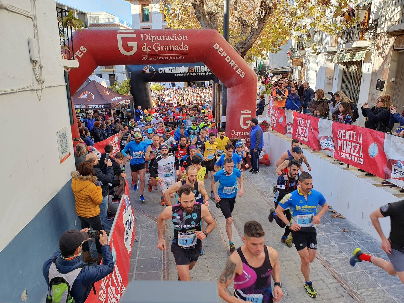 Salida de una edición anterior de la Cañón Trail de Lanjarón. 
