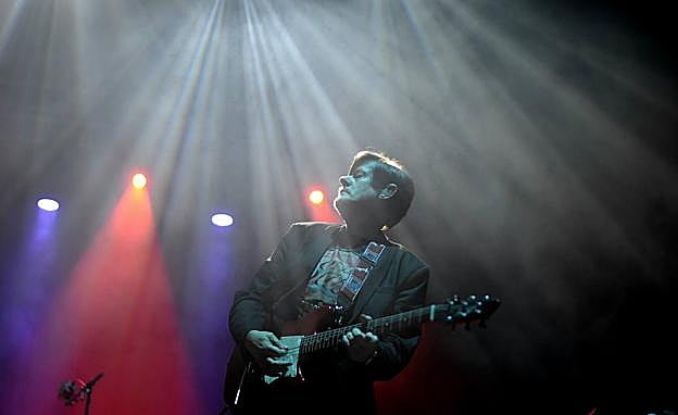 Ramón Arroyo, guitarrista de Los Secretos. 