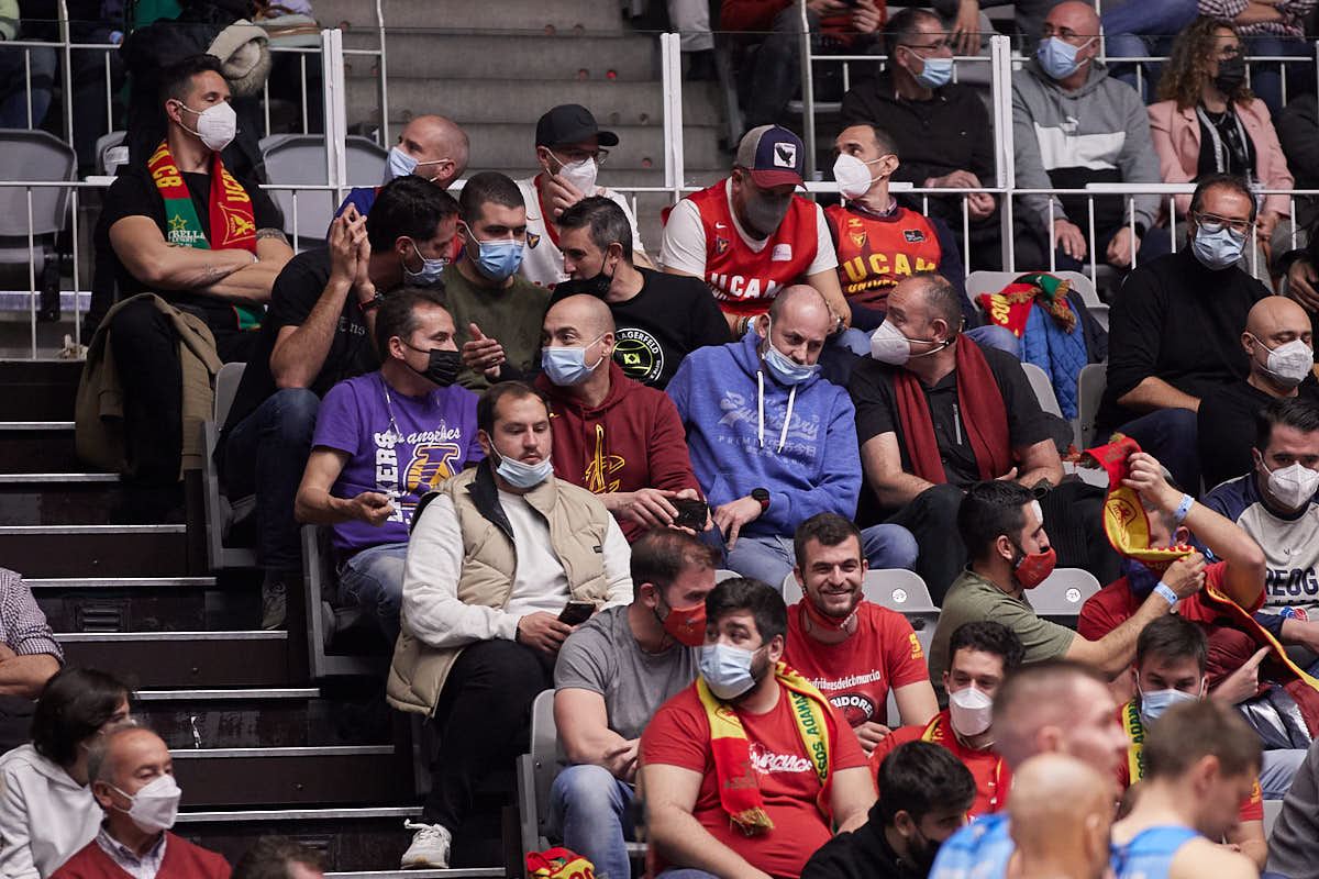 Las imágenes de las gradas del Palacio de los Deportes de Granada en el segundo encuentro de cuartos de final