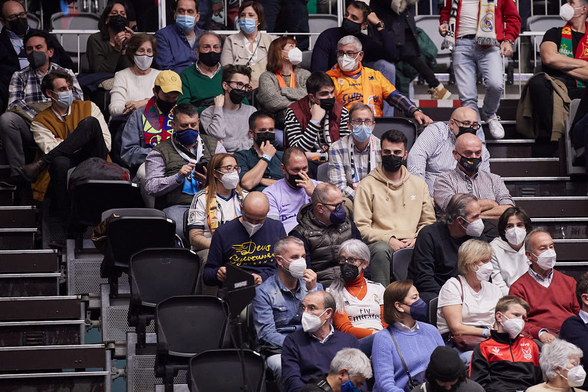 Las imágenes de las gradas del Palacio de los Deportes de Granada en el segundo encuentro de cuartos de final