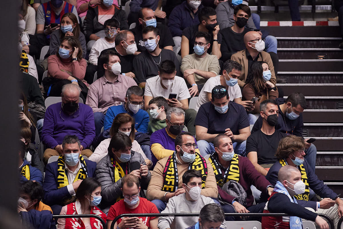 Las imágenes de las gradas del Palacio de los Deportes de Granada en el segundo encuentro de cuartos de final