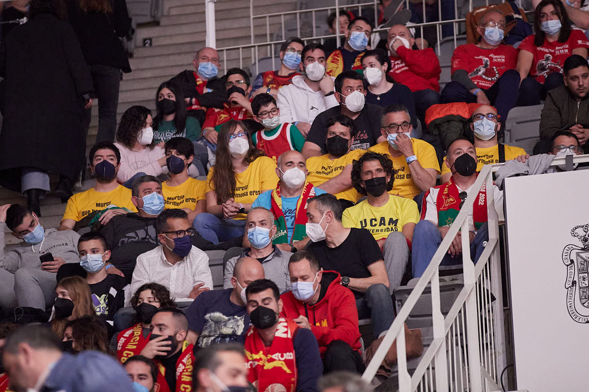 Las imágenes de las gradas del Palacio de los Deportes de Granada en el segundo encuentro de cuartos de final