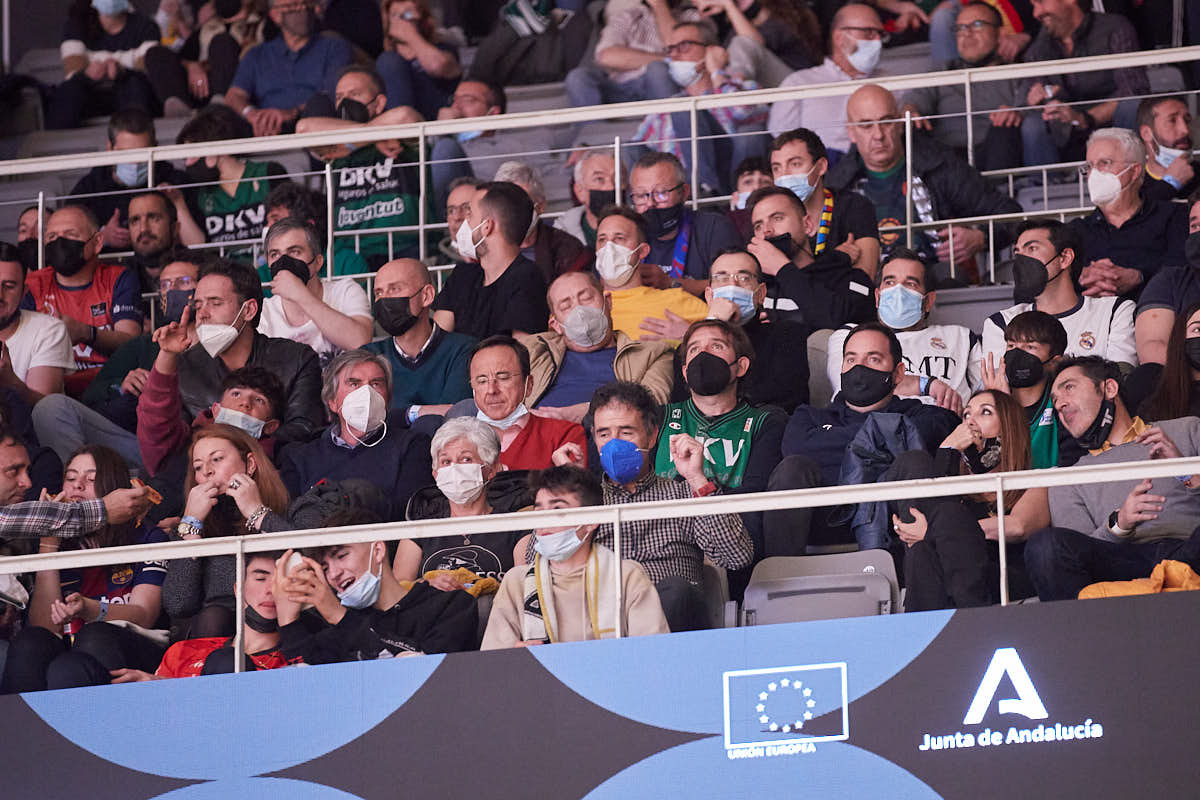 Las imágenes de las gradas del Palacio de los Deportes de Granada en el segundo encuentro de cuartos de final