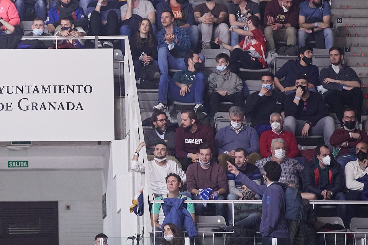 Las imágenes de las gradas del Palacio de los Deportes de Granada en el segundo encuentro de cuartos de final
