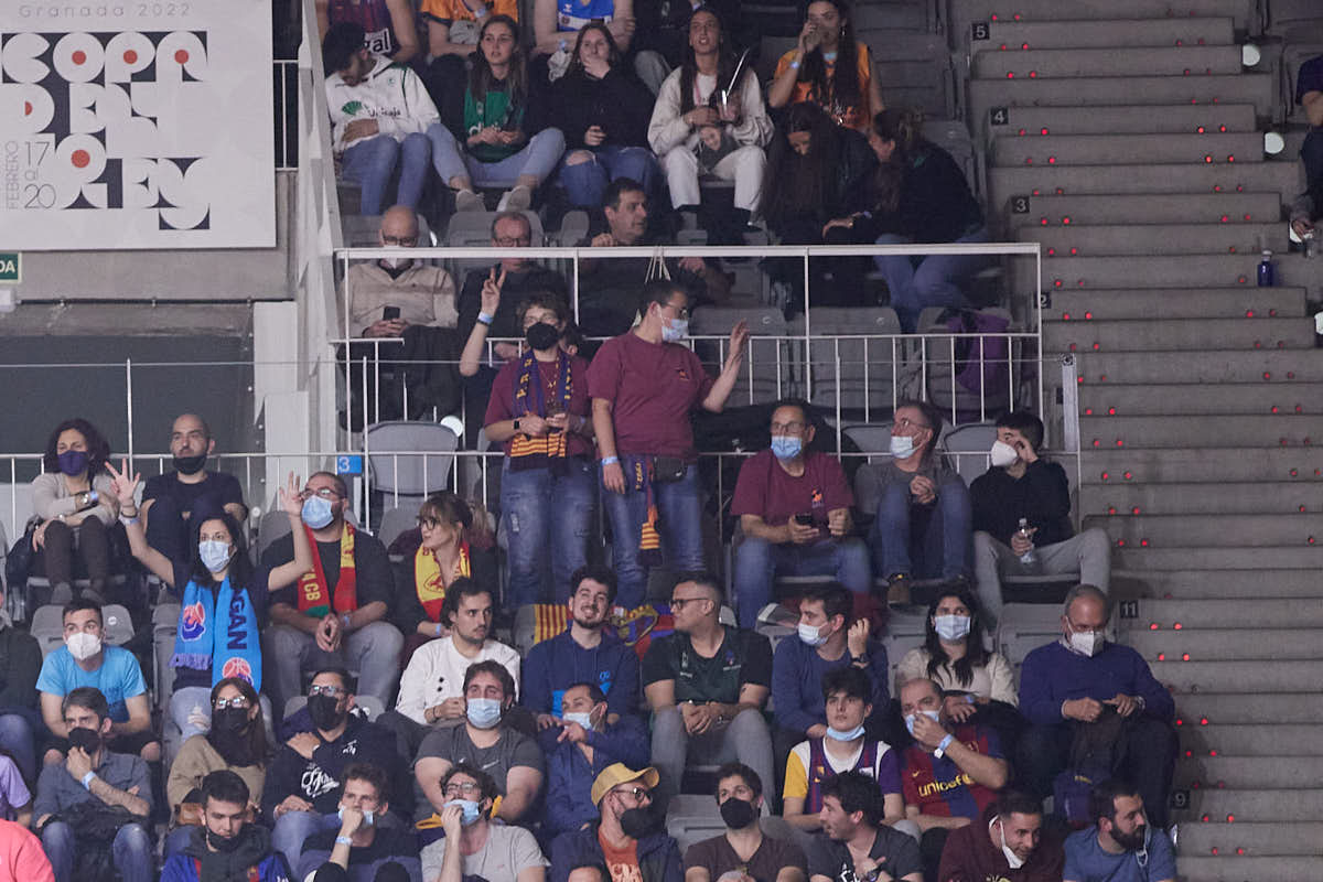 Las imágenes de las gradas del Palacio de los Deportes de Granada en el segundo encuentro de cuartos de final