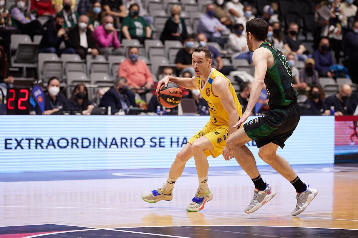 Todas las fotos del primer encuentro de cuartos de la Copa del Rey de Baloncesto que se celebra en Granada