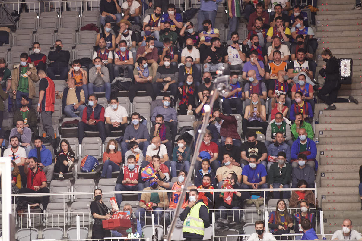 Las imágenes de las gradas del Palacio de los Deportes de Granada en el último encuentro de cuartos de final