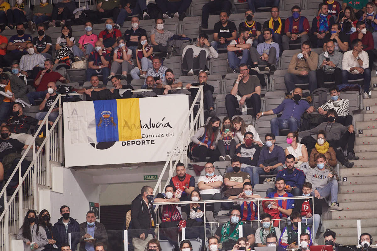 Las imágenes de las gradas del Palacio de los Deportes de Granada en el último encuentro de cuartos de final