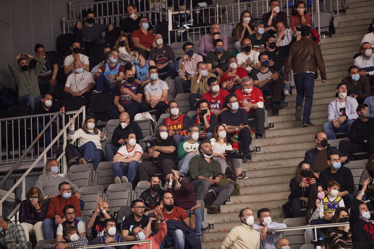 Las imágenes de las gradas del Palacio de los Deportes de Granada en el último encuentro de cuartos de final