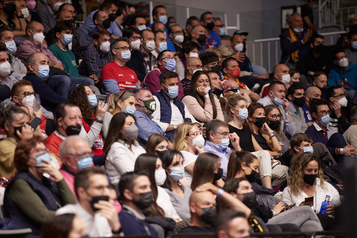 Las imágenes de las gradas del Palacio de los Deportes de Granada en el último encuentro de cuartos de final