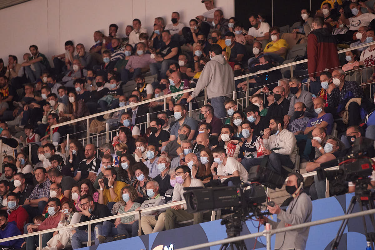 Las imágenes de las gradas del Palacio de los Deportes de Granada en el último encuentro de cuartos de final