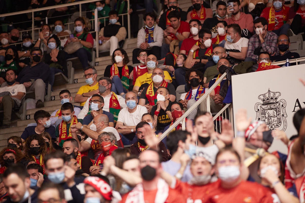 Las imágenes de las gradas del Palacio de los Deportes de Granada en el último encuentro de cuartos de final