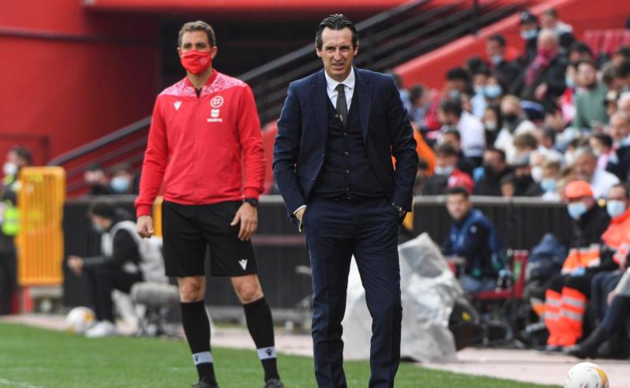 Unai Emery, con el ceño fruncido durante el encuentro. 