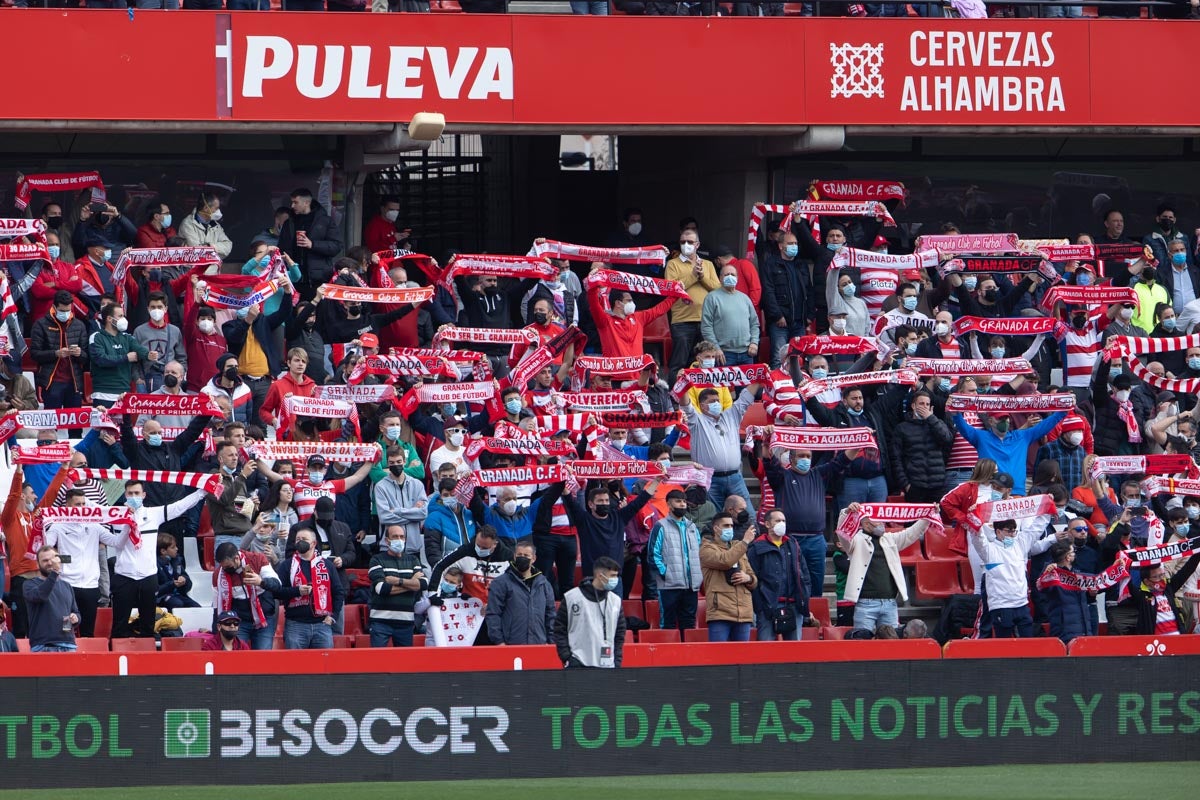 Fotos: Encuéntrate en la grada de Los Cármenes en el Granada-Villarreal