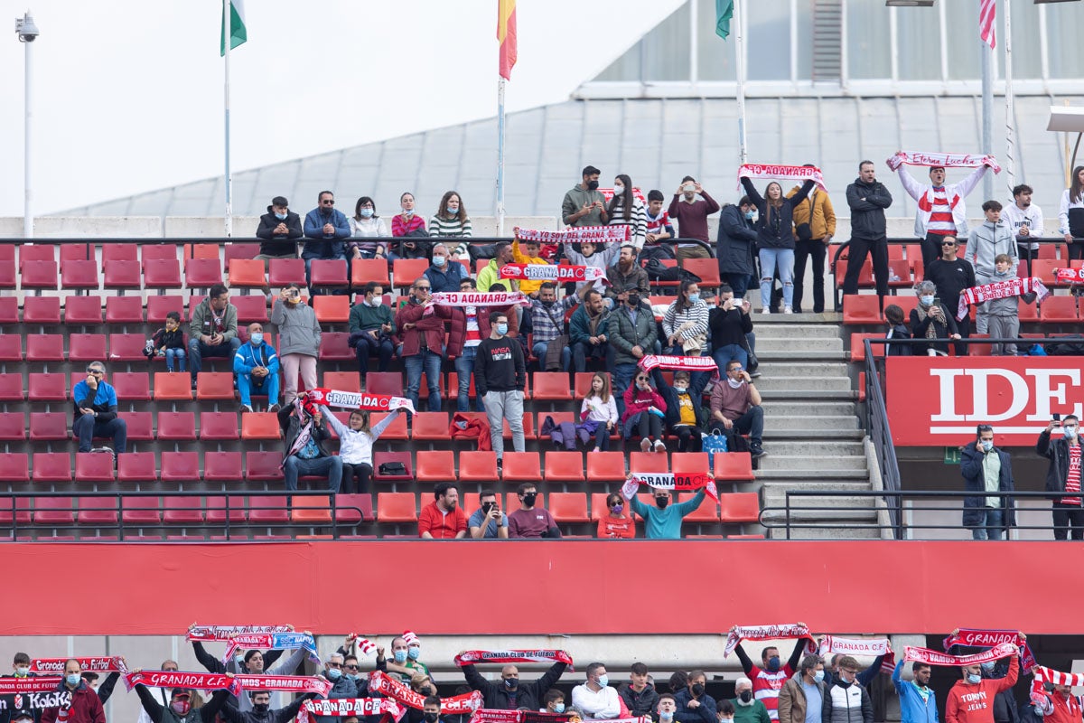 Fotos: Encuéntrate en la grada de Los Cármenes en el Granada-Villarreal
