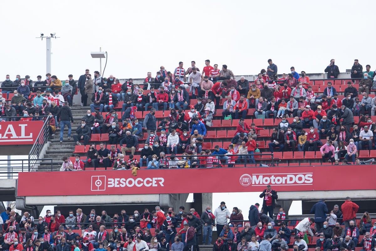 Fotos: Encuéntrate en la grada de Los Cármenes en el Granada-Villarreal
