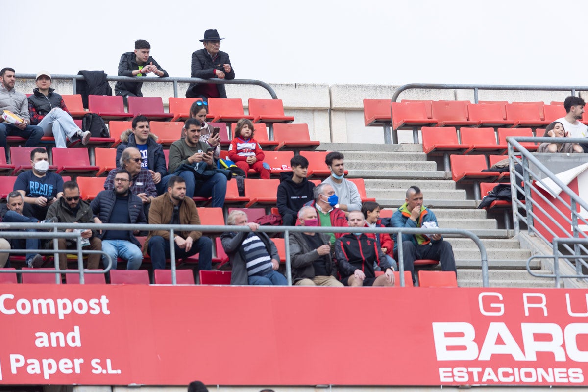Fotos: Encuéntrate en la grada de Los Cármenes en el Granada-Villarreal