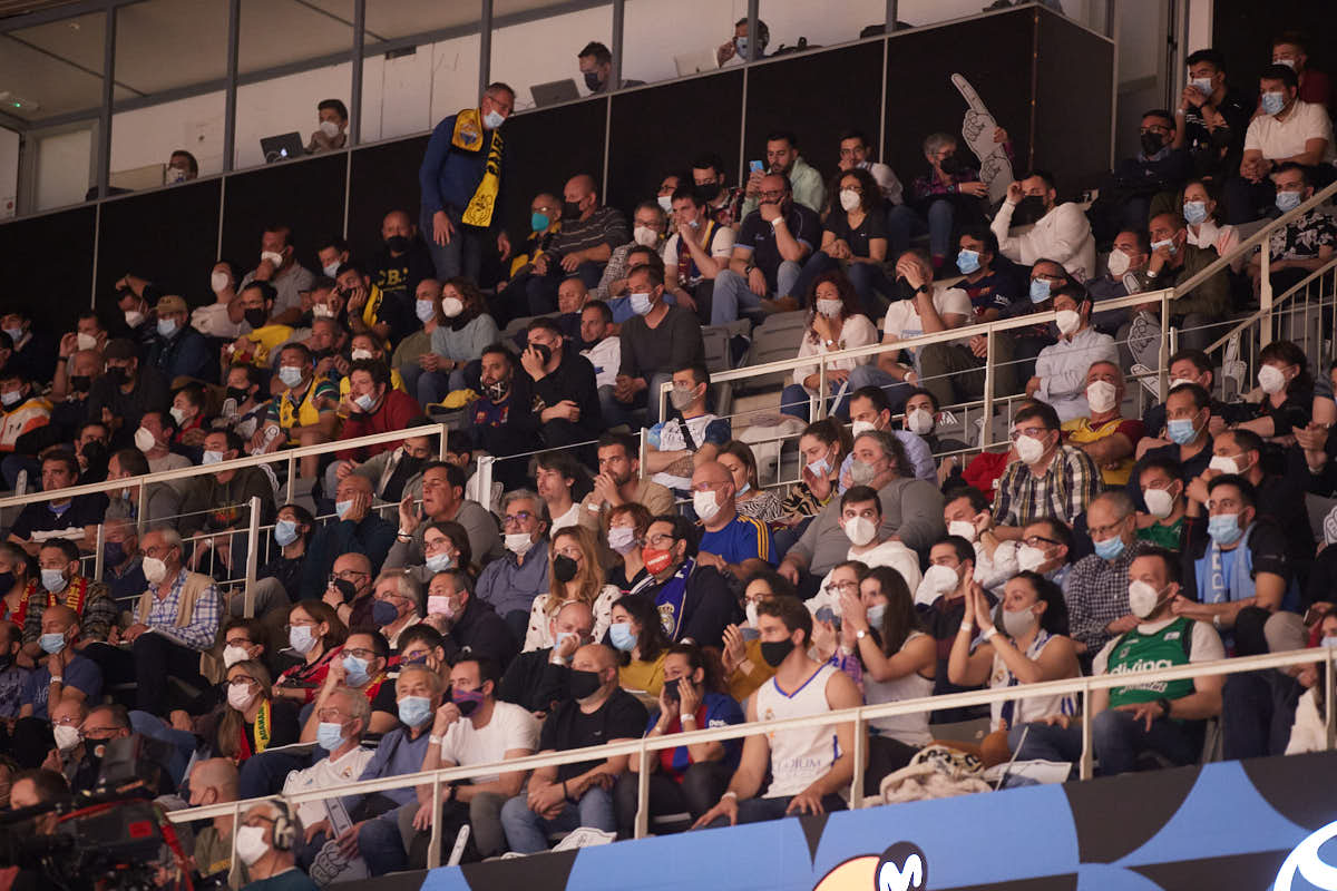 ¿Has estado viendo in situ el gran clásico del basket en Granada? Aquí puedes verte en tu localidad