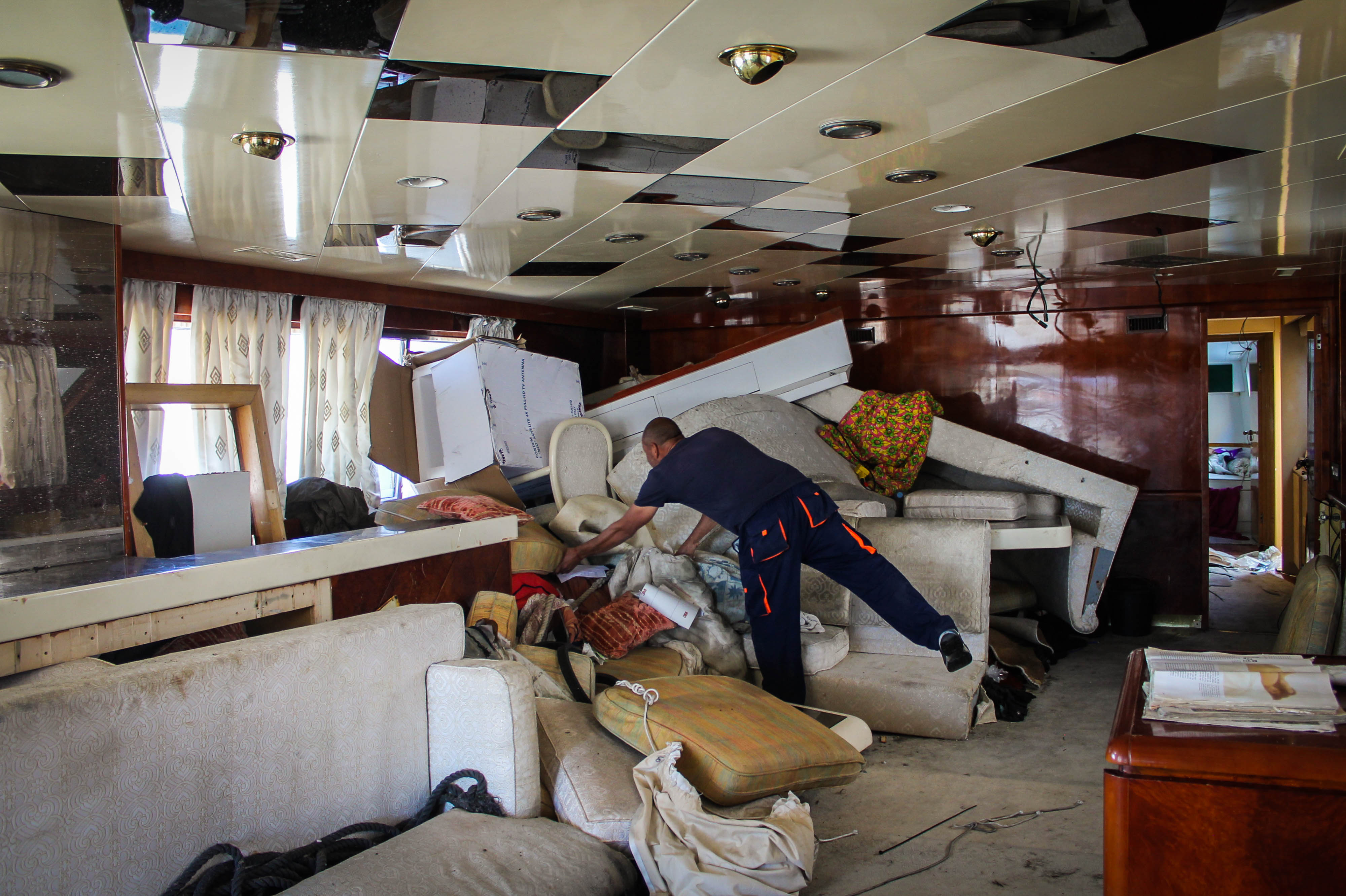 Las entrañas del yate de Carchuna