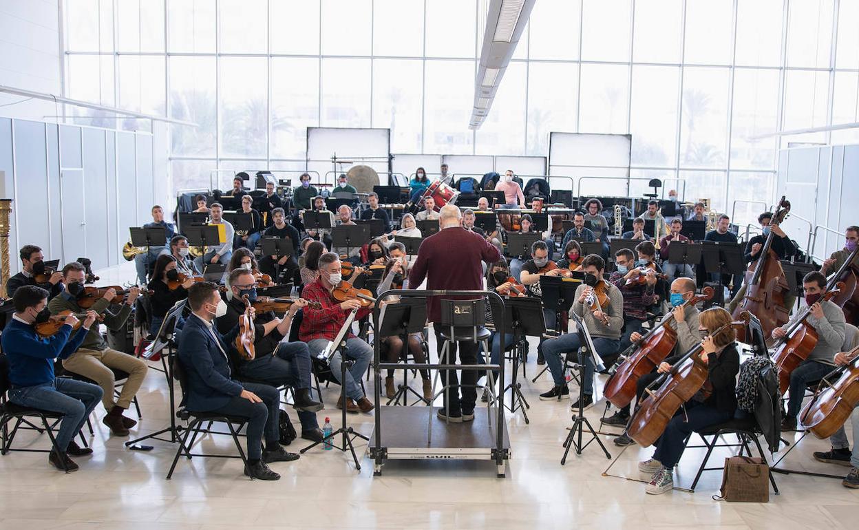 Ensayo de la OCAL para el concierto de este domingo.