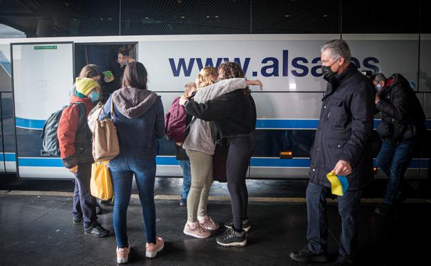 Imagen principal - Llegada de los refugiados procedentes de Ucrania.