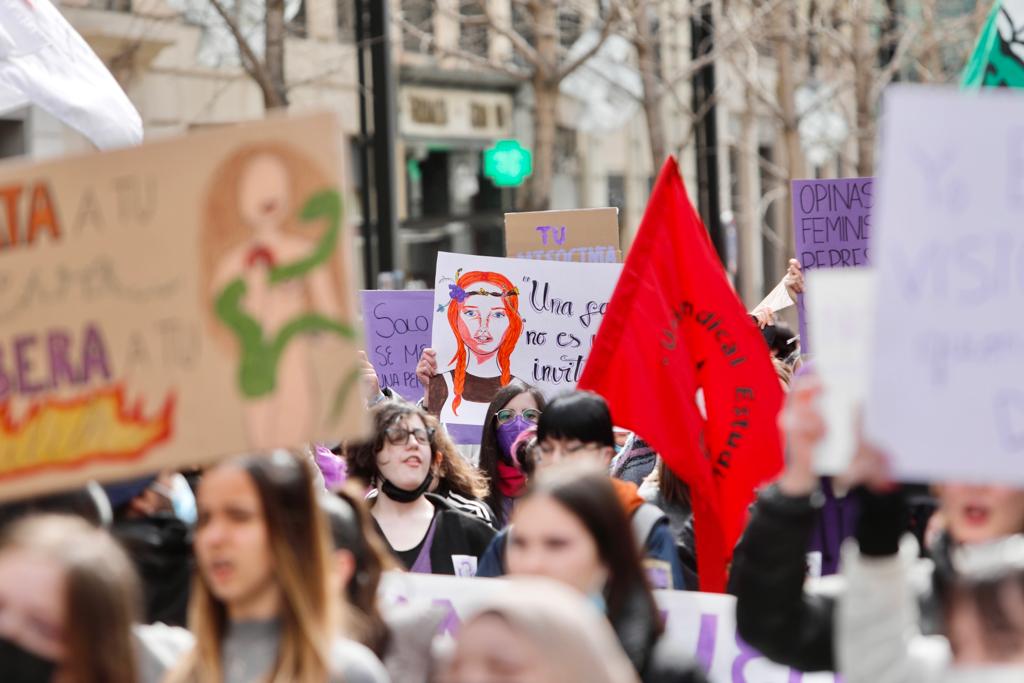 Fotos: El 8M vuelve a las calles de Granada