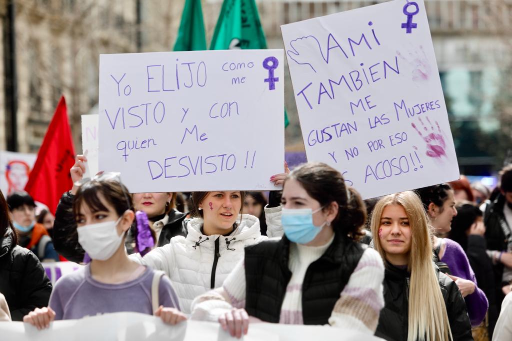 Fotos: El 8M vuelve a las calles de Granada