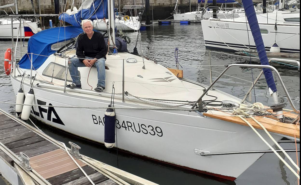 «He venido a Motril para llevarme mi velero a Rusia, sufro el bloqueo bancario»