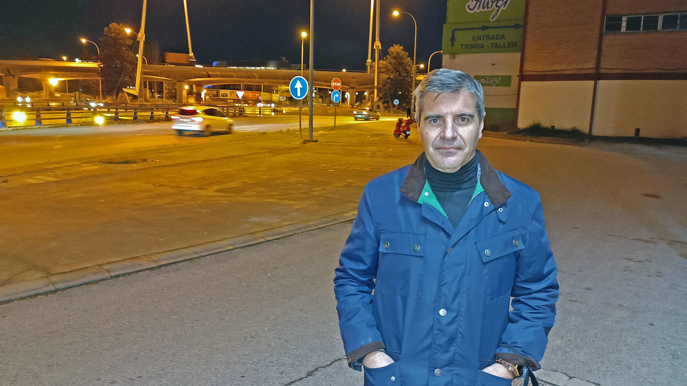 César Díaz en los accesos a Granada por la carretera de Málaga. 