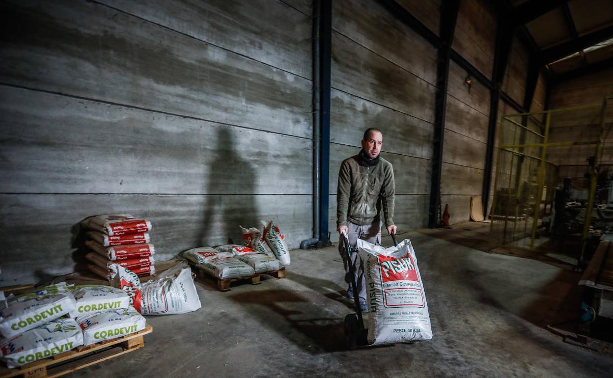 En la Cooperativa Piensos Pilsur están al 20% de su producción habitual.