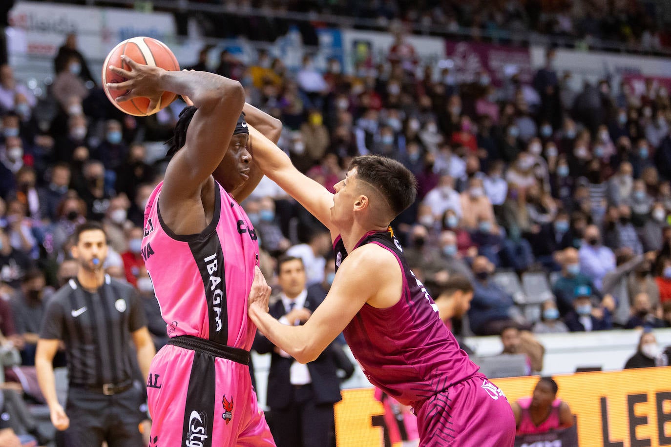 Fotos: Las mejores imágenes del Força Lleida-Covirán Granada