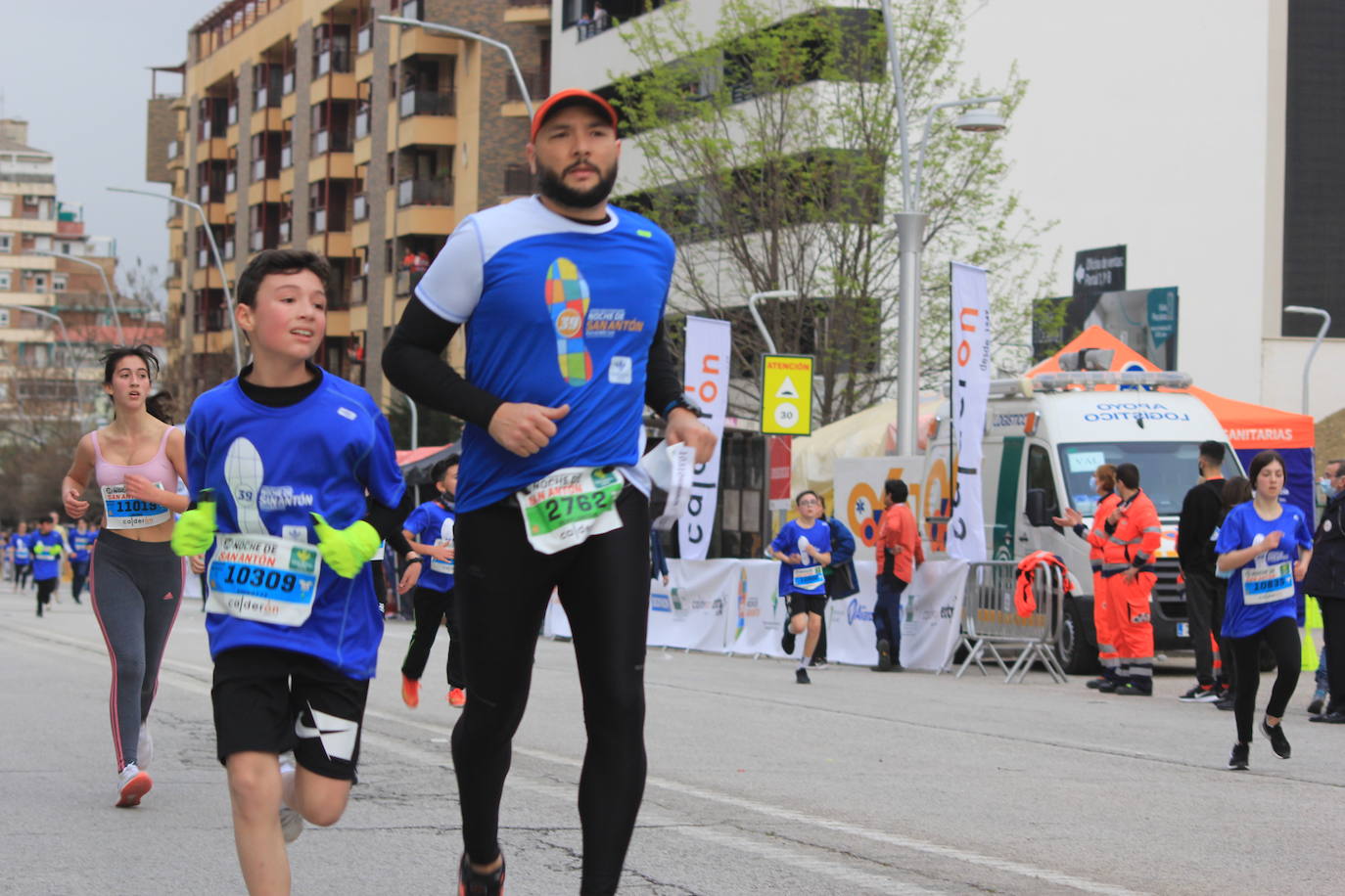 Ambiente en las calles de Jaén durante la carrera de San Antón