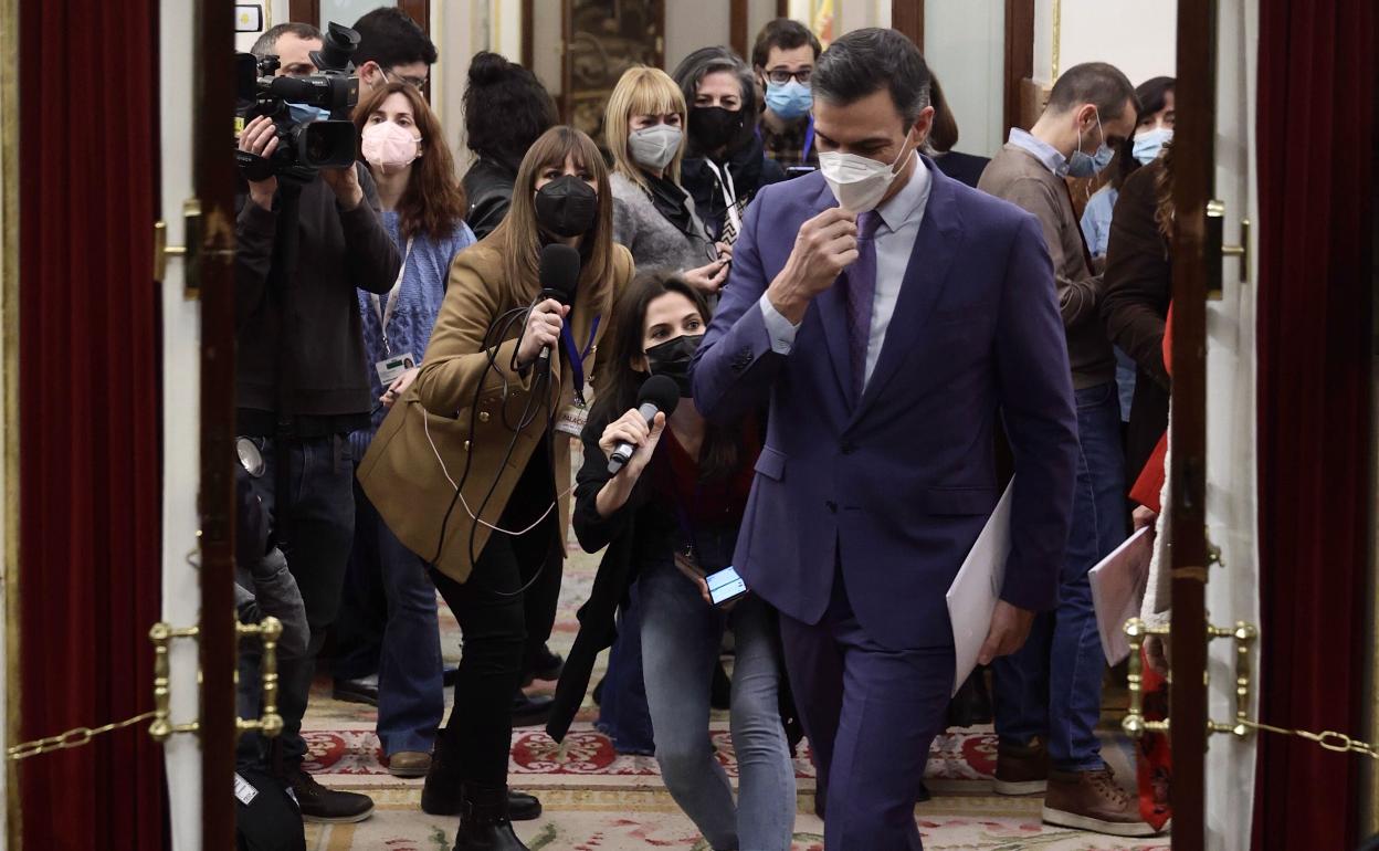 El presidente del Gobierno entra en el pleno del Congreso el pasado miércoles. 