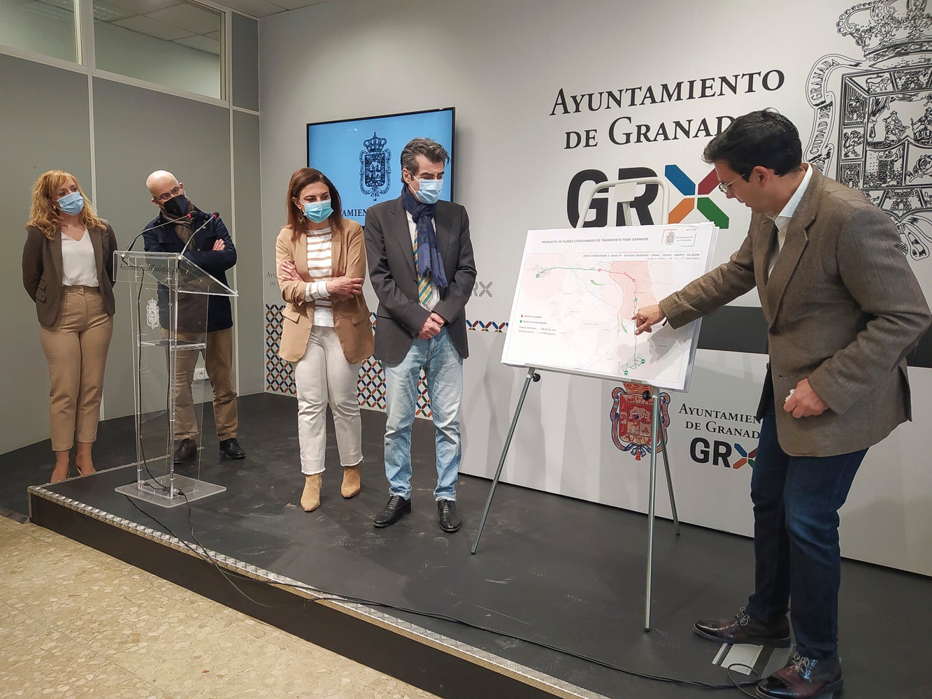 Los alcaldes de Granada, Santa Fe, Maracena y La Zubia han presentado este lunes una propuesta de líneas coordinadas de autobús.