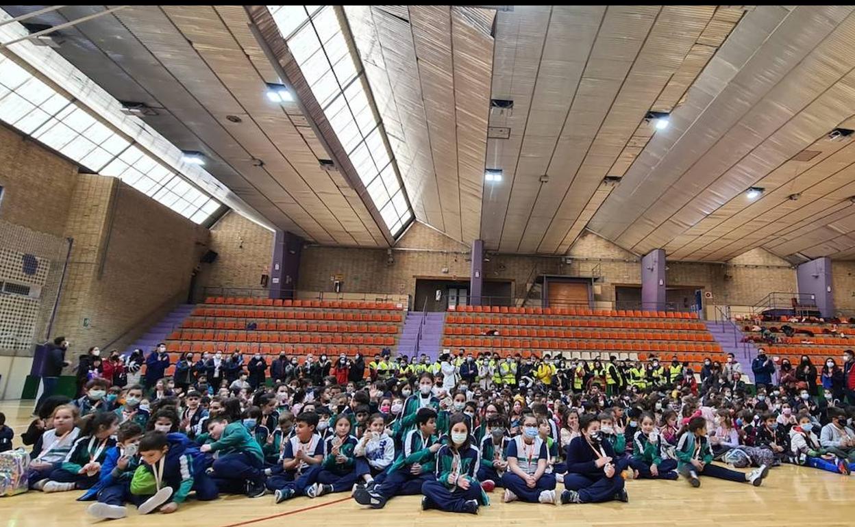 Participantes en la San Antón Escolar en La Salobreja. 