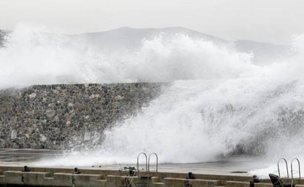 Alerta por el meteotsunami que llega al Mediterráneo tras la calima: qué es y a qué zonas afectará