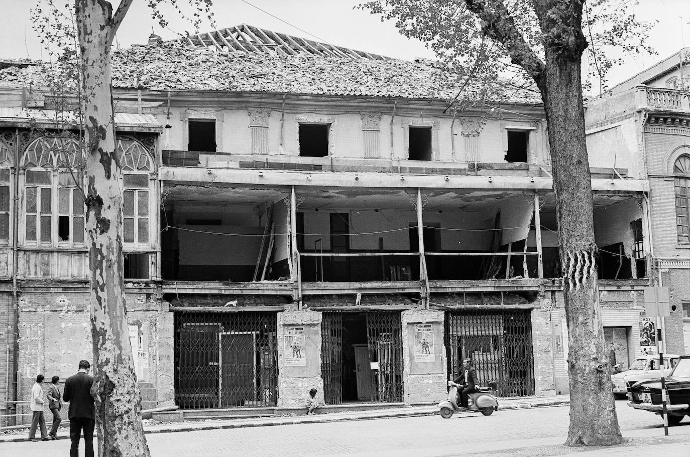 Teatro Cervantes. Plaza Mariana. 1966.