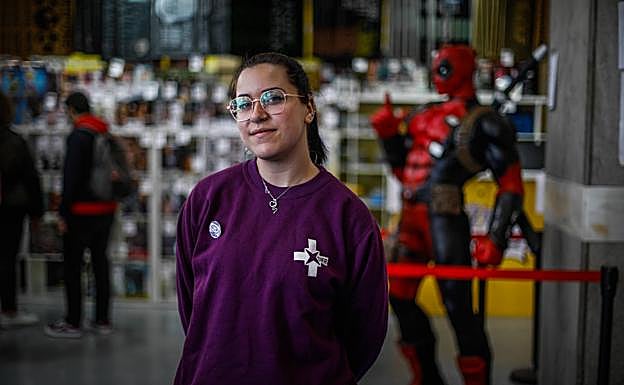 Rita María Fabre, en la entrada de Ficzone. 