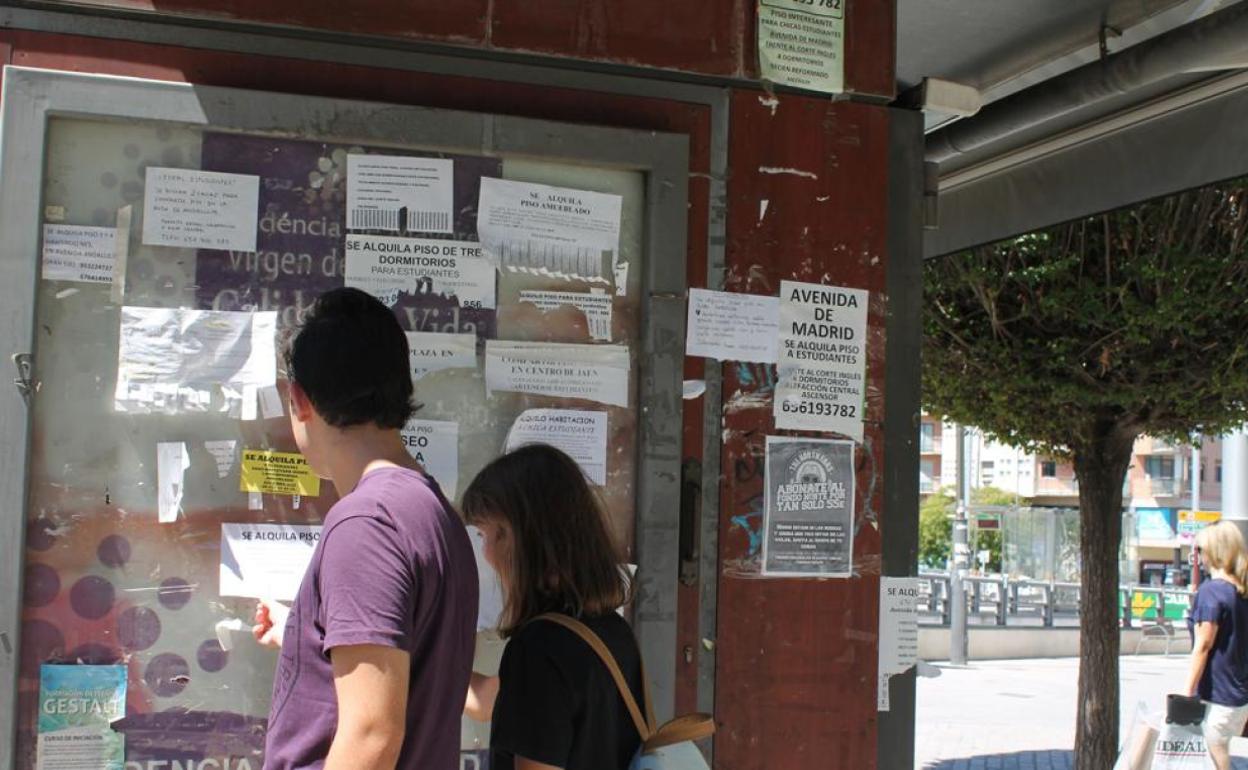 Anuncio de pisos en alquiler.