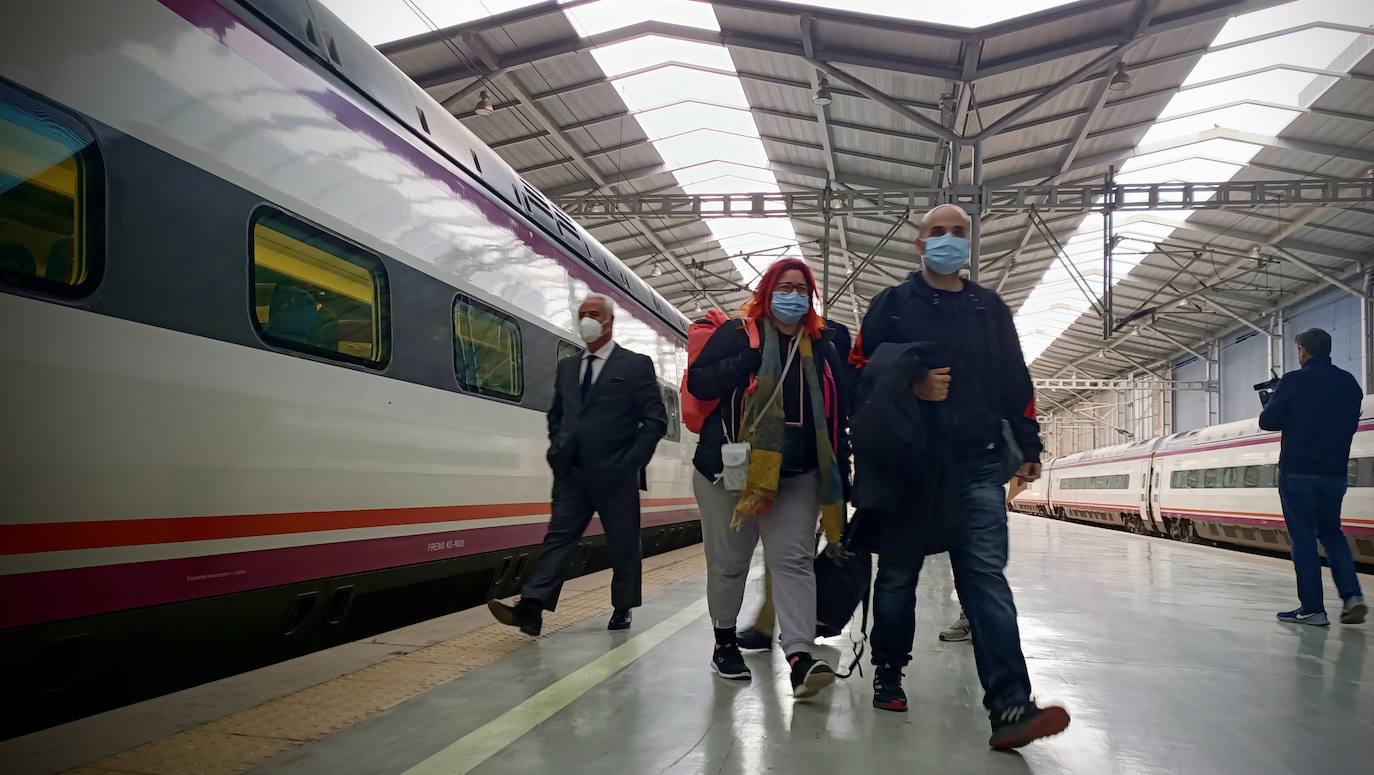 Conexión directa entre Granada y Málaga desde este lunes