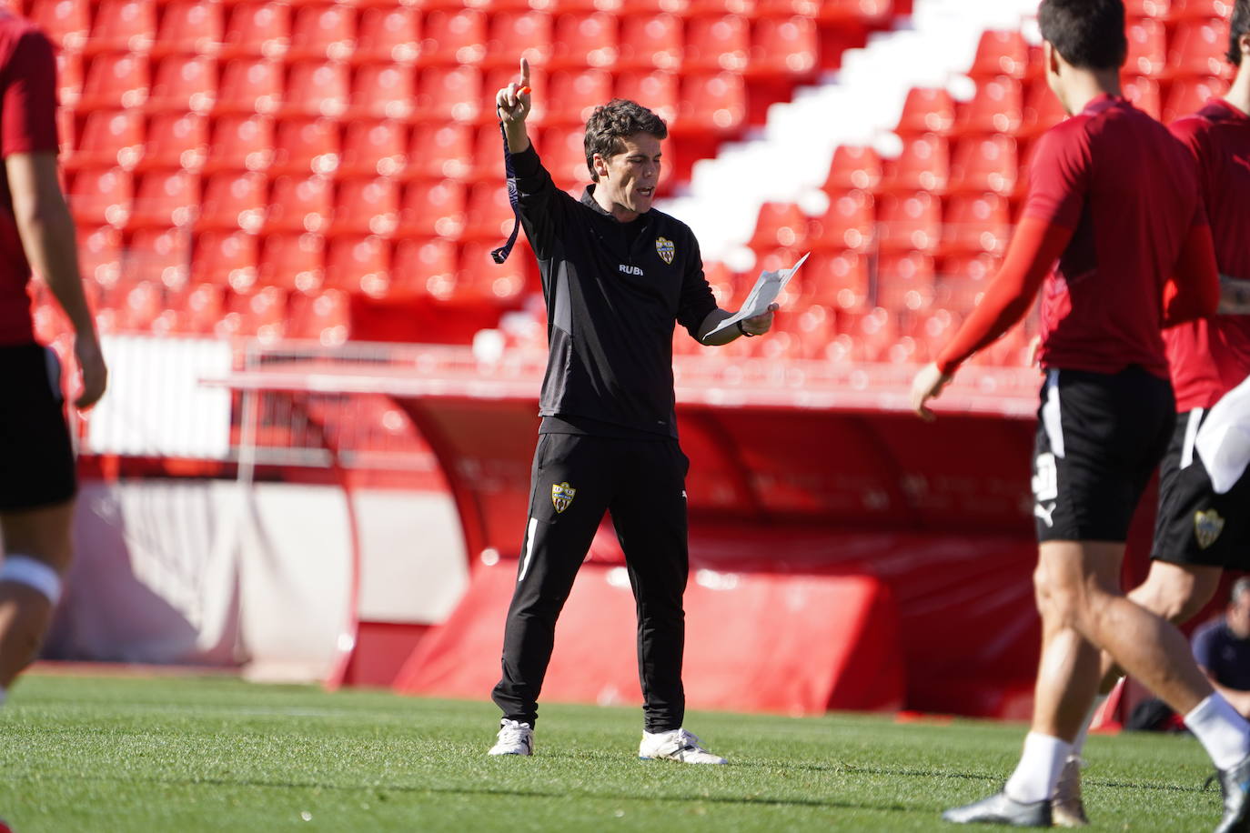 Rubi se muestra enérgico a la hora de hablar del objetivo ante la Ponferradina;t iene claro que solo vale ganar. 