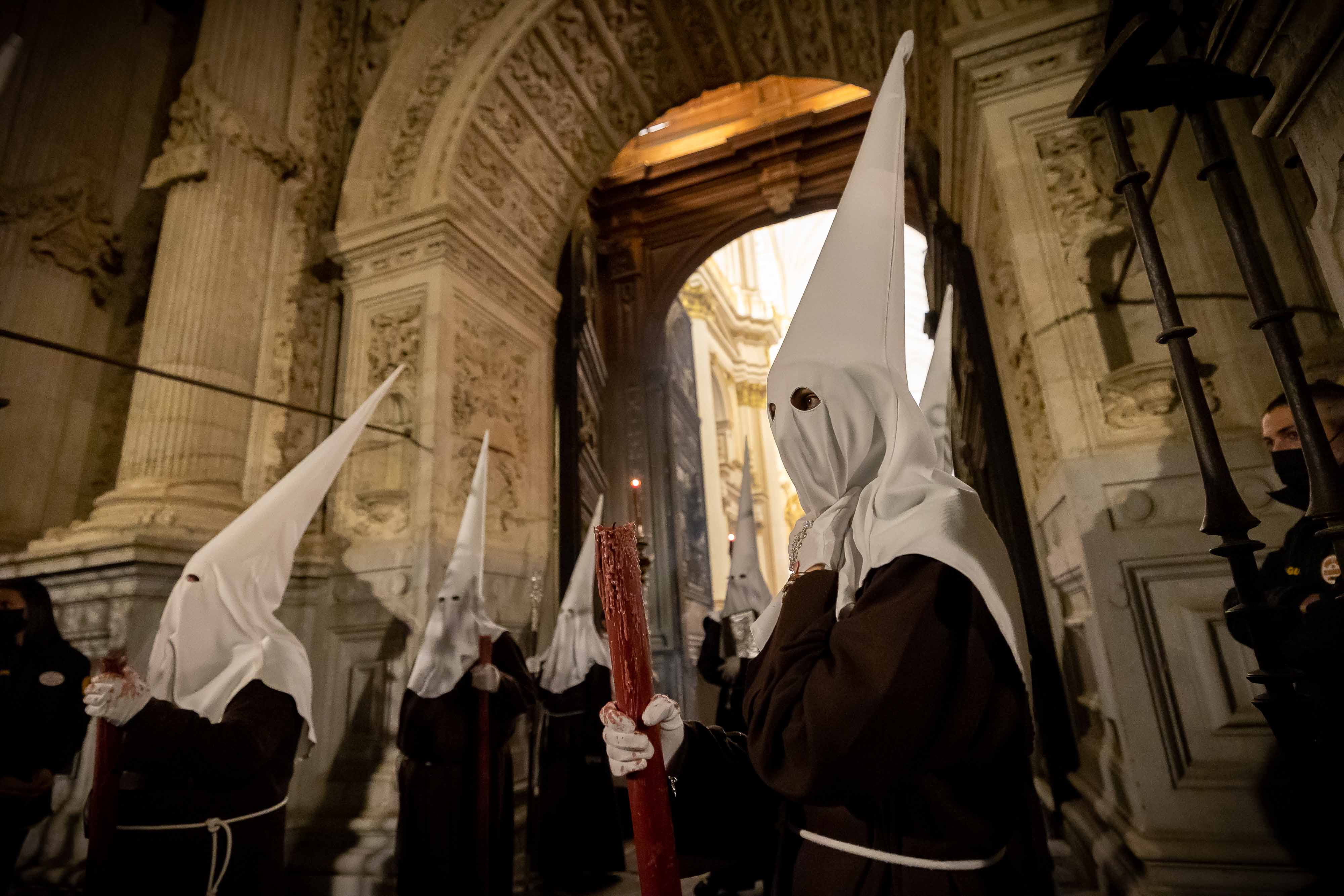 Las imágenes más destacadas de la procesión del Cautivo