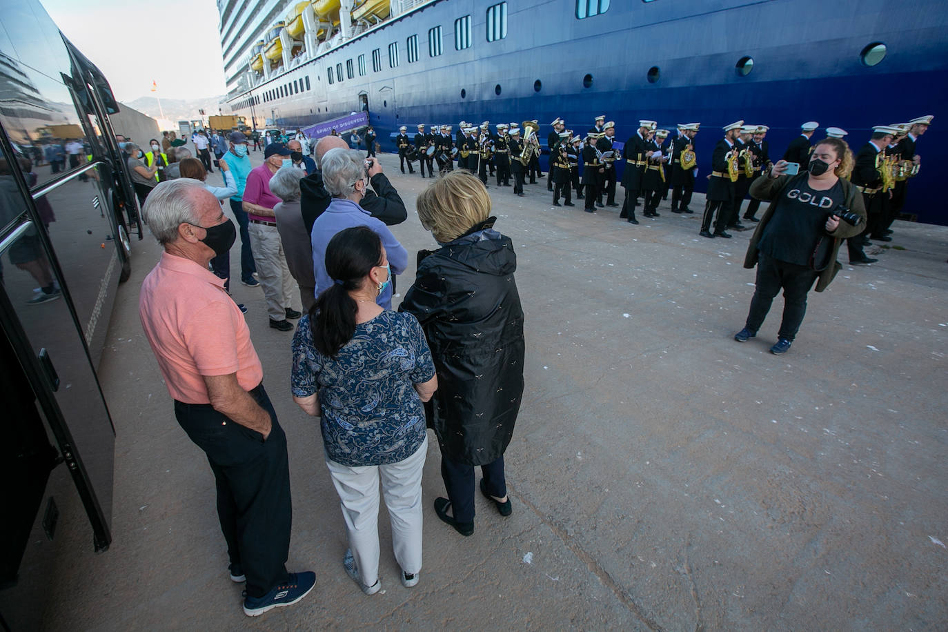 Llegada del Crucero Spirit of Discovery a la dársena motrileña, con 620 pasajeros y 459 tripulantes