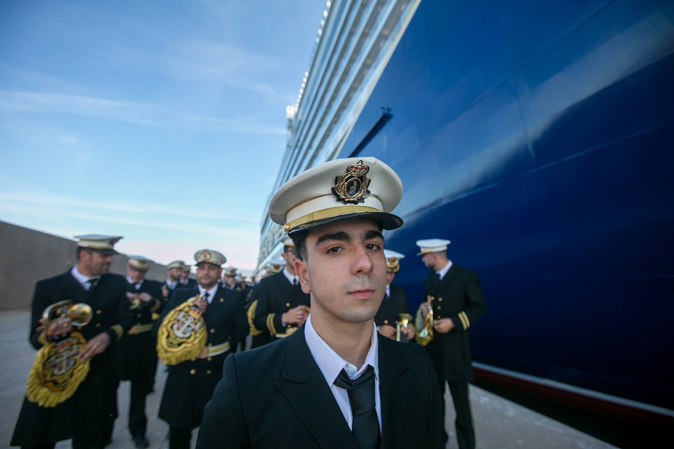 Llegada del Crucero Spirit of Discovery a la dársena motrileña, con 620 pasajeros y 459 tripulantes